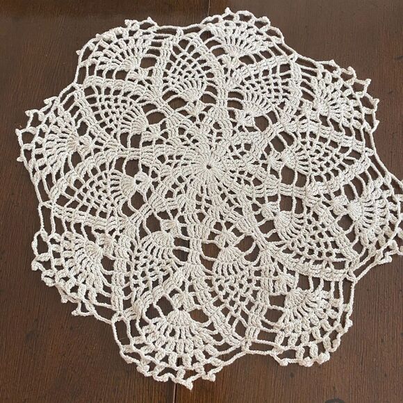 Vintage Beige Round Crochet Lace Doily Home Decorative Placemat 13" - Picture 1 of 7